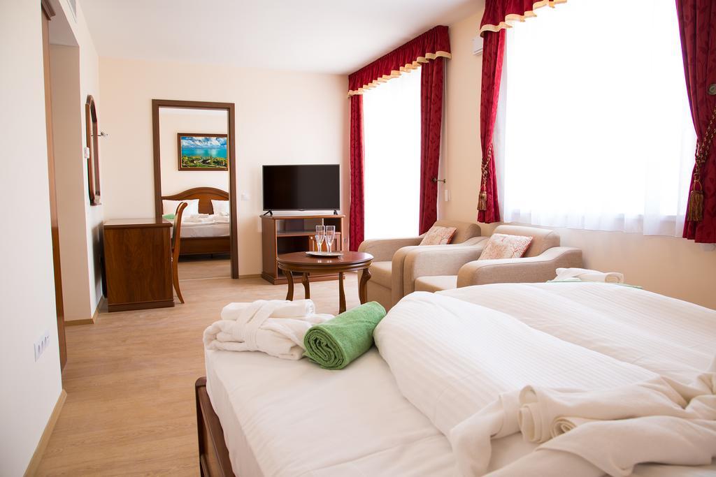 Luxury Hotel Siófok Cameră foto